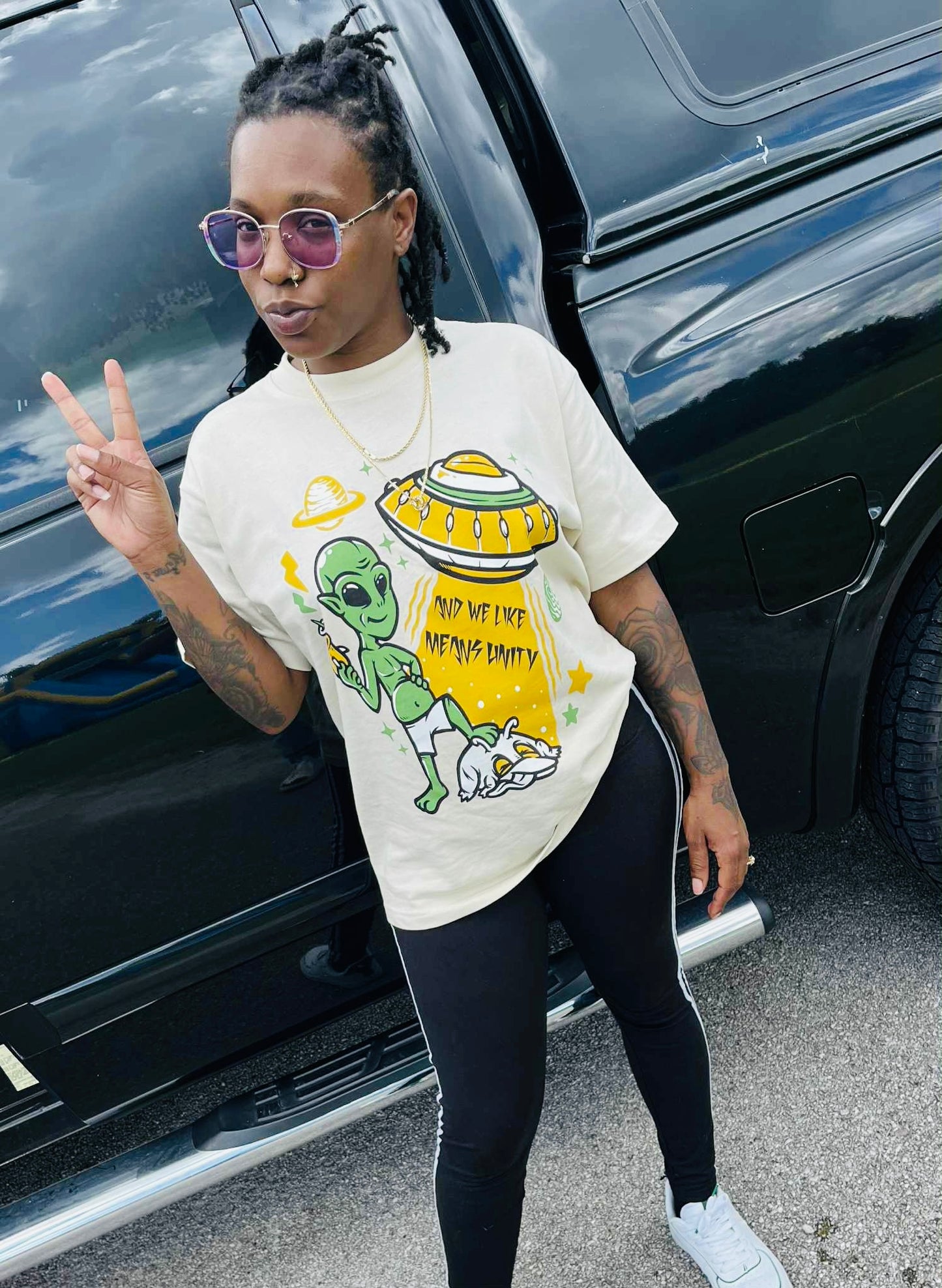 Alien Invasion Heavyweight T-Shirts